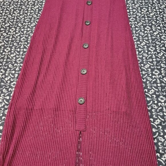 Express Ribbed Button Midi Dress - Picture 3 of 11